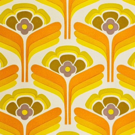 Original vintage wallpaper. Measures approximately 16.5 feet in length and 21 inches wide. This is a beautifulllllllllllll retro original wallpaper with gorgeous colors and vibe super lovely. key words: sixties seventies  flowers, orange, tangerine, yellow, sunshine, daisy, daisies, lemon, light, medium, burnt, cream, botanical, brown, chocolate, espresso, purple olive avocado pea lime vintage eero aarnio saarinen eames pearasall george nelson olfsvwbkkeu4987. This item is non-returnable and cut to your order. If you require expedited shipping or have questions please contact me. Thank you! We try hard to keep up to date with our listing stock availability. However, our items are popular and sometimes sell quickly. To be sure items you are interested in are in stock please contact us. We a 60s Aesthetic Decor, Retro Patterns 70s, Seventies Wallpaper, 60s Pattern Wallpaper, Retro Geometric Wallpaper, 1960s Wallpaper, 70s Orange Wallpaper, 60s Wallpaper, 1970s Wallpaper