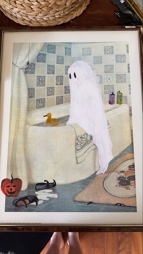 Ghost In Bathtub Painting, Tik Tok Ghost Painting Trend, Paint Ghost On Old Painting, Simple Ghost Painting, Ghost Painting Trend, Ghost Painting Aesthetic, Altered Paintings, Thrifted Halloween, Spooky Paintings