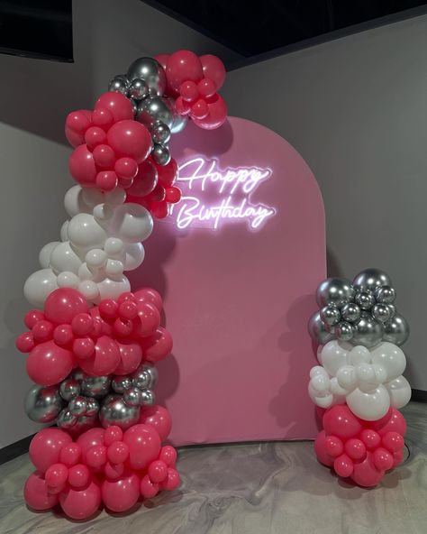 💕 Our Classic Anytime Arch is good for any occasion! Select one of our signs as well as your backdrop cover! Three balloon colors of your choice or let Noteworthy put a cold color combo together to match your event! With our current sale just $325! Half retainer due upfront. #balloons #balloondecor #prettyballoons #backdrop #balloonartist #eventdecor #eventplanner #eventdecorations #noteworthy #noteworthydecor #balloongifts #gifts #ideas #bouquetdeglobos #bouquetballoons Balloon Colors, Pretty Balloons, 23rd Birthday, Balloon Arch, Color Combo, Balloon Decorations, Event Decor, Gifts Ideas, Color Combos