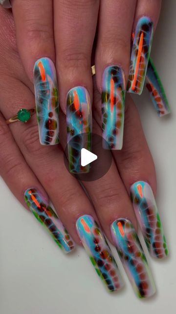 Fariha Ali on Instagram: "Hyponosis Chrome || it is fairly simple with maximum visuals…my ideal nailart type || @kokoistusa Sticky Base, @orlyplus Builder in a Bottle @bessienail_official White, @miasecret Blooming Gel & Black Liner @icegelnail Sunset Chrome powders || handmodels: @stormkingskc & @amberrush" Extreme Nail Art Design, White Powder Nails With Design, Alcohol Ink Nail Art, Blooming Gel Nail Art Ideas, How To Use Blooming Gel, Mylar Nail Art, Blooming Gel Nail Art Tutorial, Blooming Gel Designs, Fairytale Nails