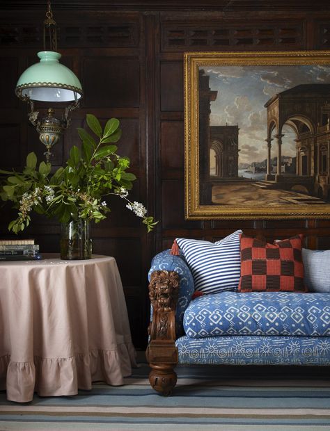 About NIX by Nicola Harding — BROOKS THOMAS English Country Interiors, Nicola Harding, Library Living Room, Traditional Chic, Living Room Design Inspiration, Bed Lights, House Room, Traditional Interior, Chic Home