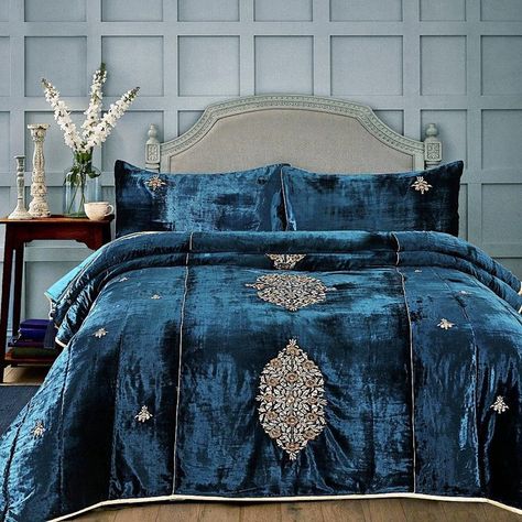 Latest Bareezé Bed Sheets Collection in Pakistan (Updated 2021) Crochet Bed Sheet, Velvet Bed Sheets, Crochet Bed, Simple Bed Designs, Silk Bed Sheets, Bed Design Ideas, Designer Bed Sheets, Luxury Living Room Decor, Luxury Bedding Set