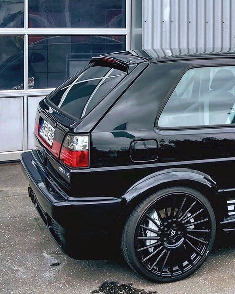 12.3k Likes, 53 Comments - Golf MK2 Lovers (@golfmk2lovers) on Instagram: “Black beauty 🤩😎😍🖤 🔑:tag the owner ———————— #golfmk2lovers #sideshotsunday ———————— #vw #volkswagen…” Golf Mk2 Tuning, Jetta A4, City Golf, Vw Golf 1, Vw Mk1, Golf Mk3, Golf Mk2, Big Boy Toys, Golf 1