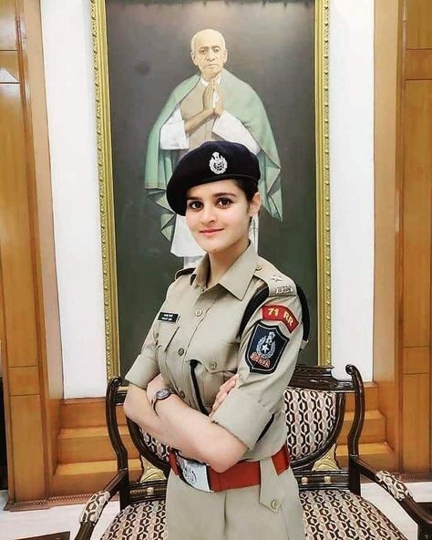 Ips Police Wallpaper, Ips Officers Lady, Ips Officer, Indian Police, Indian Police Service, Indian Army Special Forces, Female Police Officers, Army Couple, Female Cop