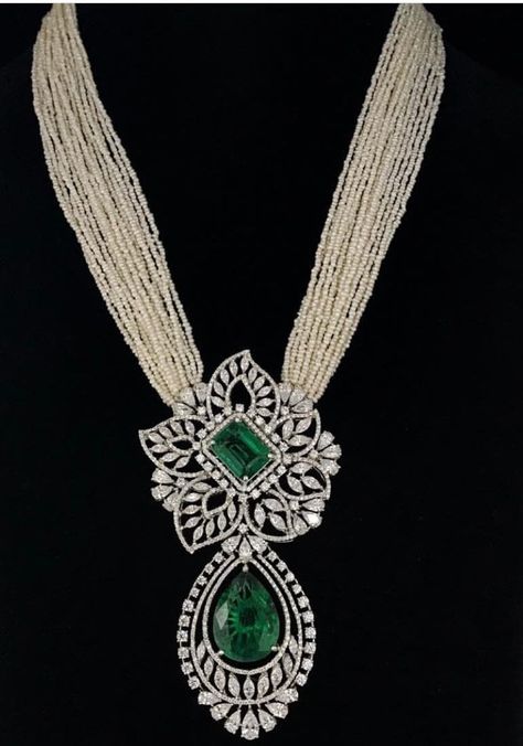 Traditional Luxury Diamond Pendant Necklace, Luxury Pendant With Beaded Chain Jewelry, Luxury Silver Emerald Necklace For Festive Occasions, Luxury German Silver Kundan Necklace For Wedding, Luxury Kundan Necklace In German Silver For Wedding, Luxury Beaded Pendant Necklace For Formal Events, Luxury Round Pendant Jewelry For Evening, Luxury Elegant Silver Beaded Jewelry, Luxury Antique Silver Classic Jewelry