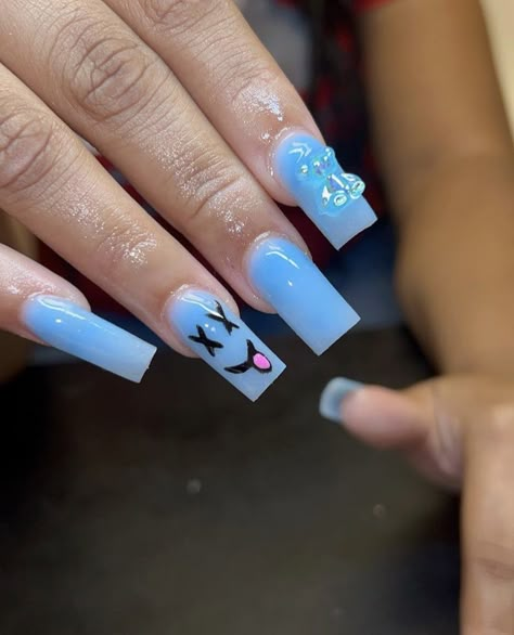 Blue Short Acrylics, Simple Nails With Design, Easy Blue Nail Designs, Square Medium Nails, Medium Tapered Square Nails, Cute Medium Length Nails, Short Acrylic Nails Blue, White Acrylic Nails With Glitter, Plain Acrylic Nails