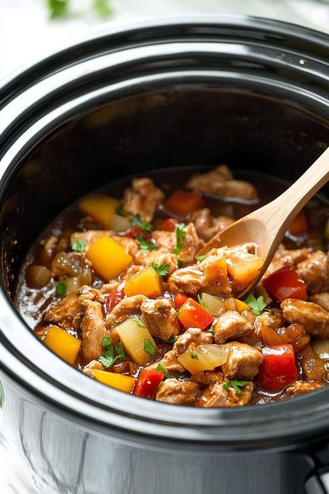 Sweet Hawaiian Crockpot Chicken Slow Cooker Sweet And Sour Chicken, Christmas Crockpot Dinner, Asian Chicken Crockpot Recipes, Crockpot Casserole Recipes, Slow Cooker Casserole Recipes, Slow Cooker Hawaiian Chicken, Christmas Chicken Recipes, Slow Cooker Chicken Breast, Hawaiian Crockpot Chicken