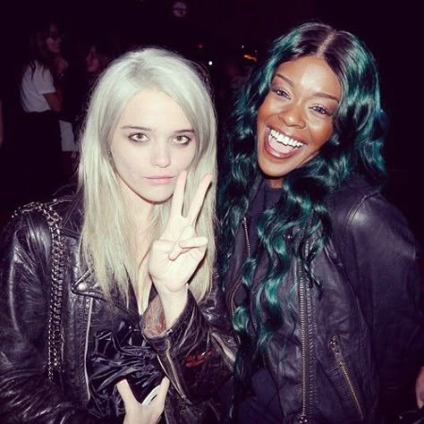 Sky Ferreira & Azealia Banks ❌ awesome Hipster Aesthetic, Sky Ferreira, Azealia Banks, Slay Girl, Bee Movie, Celebrity Skin, Mysterious Girl, Famous Women, Sky High