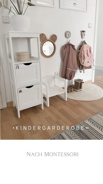 Montessori Hallway, Montessori Dressing Area, Montessori Entryway, Kids Mudroom, Playroom Desk, Ikea Montessori, Montessori Toddler Rooms, Montessori Home, Baby Play Areas