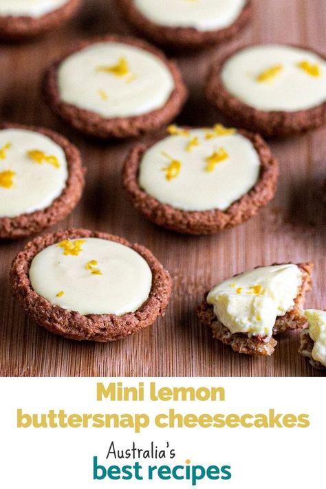 With a simple biscuit base and a tangy lemon jelly cheesecake filling, these mini lemon buttersnap cheesecakes are a Christmas Day must! Jelly Cheesecake, Lemon Dessert, Lemon Jelly, Australia Food, Lemon Dessert Recipes, Easy Ice Cream, Biscuits Easy, Cheesecake Filling, Easy Cheesecake