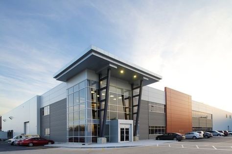 Modern Warehouse Design Exterior, Modern Factory Architecture, Warehouse Design Exterior, Warehouse Exterior Design, Admin Building, Industrial Facade, Church Building Design, Metal Building Designs, School Building Design