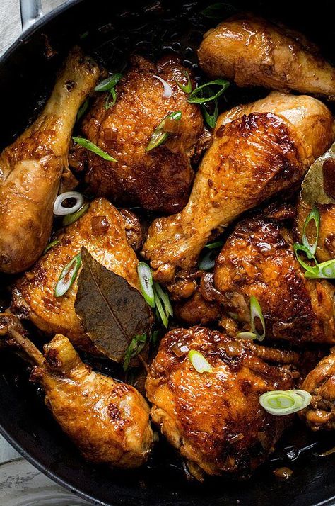 Filipino Adobo Recipe, Chicken Recipes Pinoy, Chicken Recipes Filipino, Chicken Adobo Filipino, Chicken Legs Recipes, Mi Xao, Chicken Adobo Recipe, Boiled Chicken Breast, Filipino Recipe