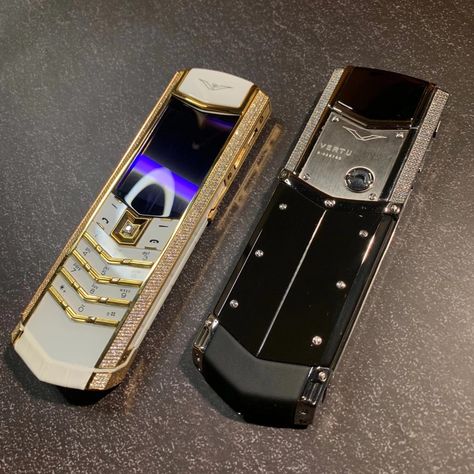 1: 1 copy Vertu mobile phone, the highest version, the most beautiful K8 version Sky Textures, Classic Phones, Gold Gallery, Photography Apps, Cloud Gaming, New Mobile Phones, Digital Wallet, Gold Iphone, Mobile Payments