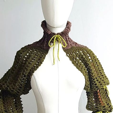 Whymsi Row on Instagram: "I am so excited to announce The Ekho Sleeves crochet pattern has joined the EKHO family and is now on my Etsy WhymsiRow 🌿   This collection has truly been a labour of love 💚 🌸  The neckline is made from your own body measurements to be more size inclusive. The upper arms of the sleeves go up to 18in and the lower arms 12in ✅️ Recommended for intermediate crafters or adventurous beginners 👌  Also thank you so much to my recent followers! As an ND social media is not my natural forte, so your presence here means a great deal 💜  #cottagecorecrochet #fairycore  #crochetinspiration #goblincorecrochet #crochetpattern" Fairycore Crochet Pattern, Crochet Arm Sleeves, Crochet Sleeves Pattern Free, Sleeves Crochet Pattern, Nature Crochet, Fairycore Crochet, Fantasy Crochet, Victorian Sleeves, Crochet Sleeves