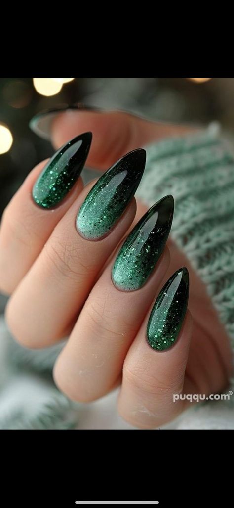 Green And Red Ombre Nails, Dark Green Xmas Nails, Green And Black Ombre Nails, Black And Emerald Green Nails, Black And Green Ombre Nails, Dark Green Winter Nails, Emerald Green And Black Nails, Enchanted Forest Nails, Black Wedding Nails