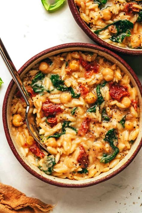 Marry Me Chickpeas and Orzo - Gimme Some Oven Orzo Sun Dried Tomato Recipes, Marry Me Chicken Recipes, Orzo Dishes, Marry Me Chicken Recipe, Marry Me Chicken, Orzo Recipes, Spiced Chickpeas, Creamy Garlic Sauce, Gimme Some Oven