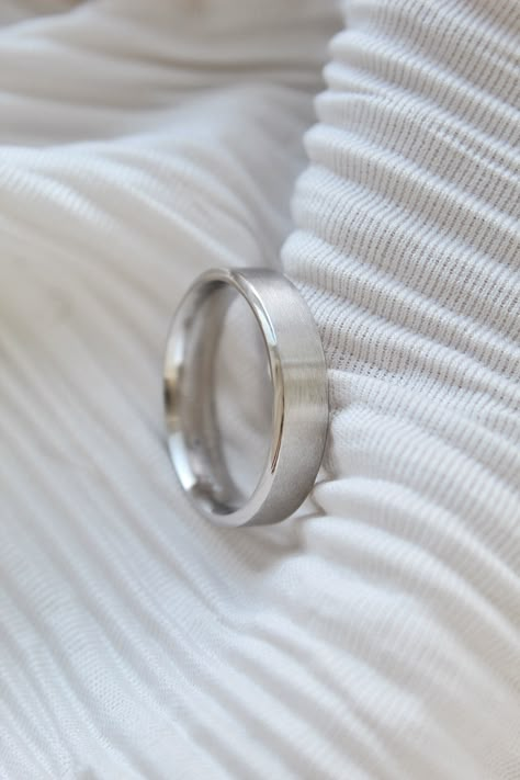 Silver Men Wedding Ring, Platinum Ring For Men Engagement, Cute Wedding Rings For Men, Men Silver Wedding Ring, Men Silver Wedding Rings, Silver Ring Men Wedding, Wedding Band For Men Silver, Wedding Ring Silver Men, Platinum Wedding Ring Men