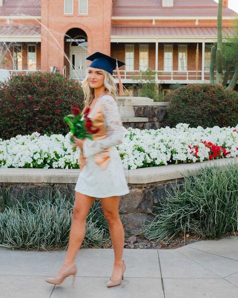 Got a little blurry and a little black & white for my take on an editorial vibe grad shoot! So fun with @shayebergstrom 🖤🤍 University Of Arizona Graduation Photos, University Of Arizona Graduation, Grad Shoot, Grad Photography, College Graduation Photos, University Of Arizona, Graduation Photos, College Graduation, Idaho