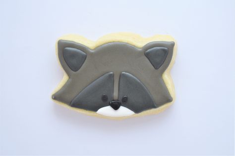 Raccoon Cookies, Raccoon Face, Face Cookies, Desserts To Share, Custom Sugar Cookies, Southern Desserts, Themed Christmas, Animal Cookies, C Is For Cookie