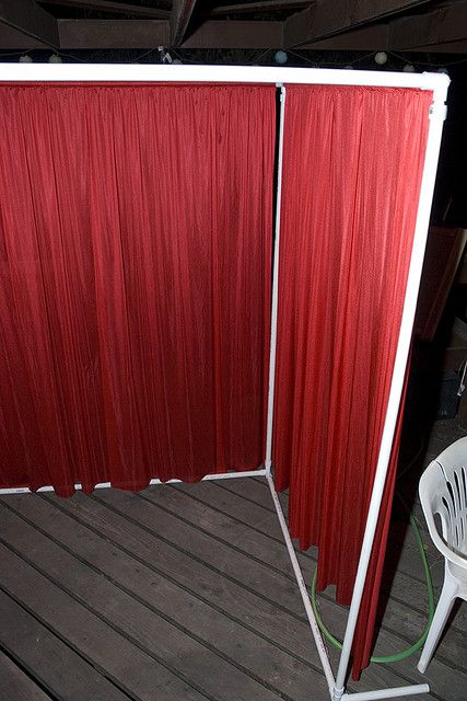 DIY Photo Booth Idea so gonna have one at my wedding! Valentine Pics, Party Booth, Stage Photo, Pvc Pipes, Diy Photo Booth, Backdrop Ideas, Diy Birthday Party, Diy Backdrop, Partition Wall