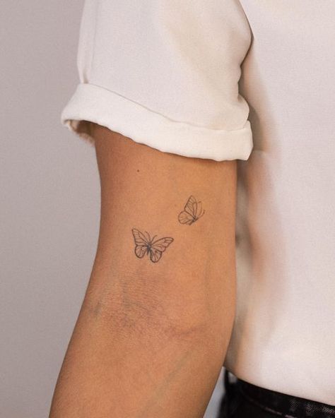 𝐍 𝐄 𝐎 on Instagram: "Healed Mini Tattoo 1 year." Single Needle Tattoo Ideas, Needle Tattoo, Single Needle Tattoo, Mini Tattoo, Piercing Tattoo, Mini Tattoos, Tiny Tattoos, Triangle Tattoo, 1 Year