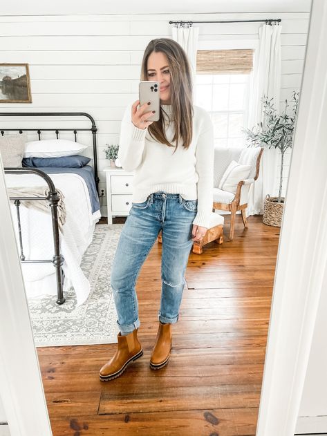 Madewell Chelsea Boot Outfit, Chelsea Boots And Dress Outfit, Chelsea Boots Outfit Winter, Madewell Chelsea Boot, Boots Outfit For Women, Chelsea Boots Outfit, Teacher Outfits, Fall 2022, Fall 2023