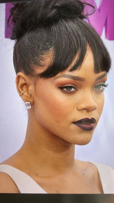 Rihanna Piercings, Rihanna Earrings, Bp Outfits, Earring Stack, Jewelry Piercing, Body Jewelry Piercing, Rihanna, Body Jewelry, Piercings