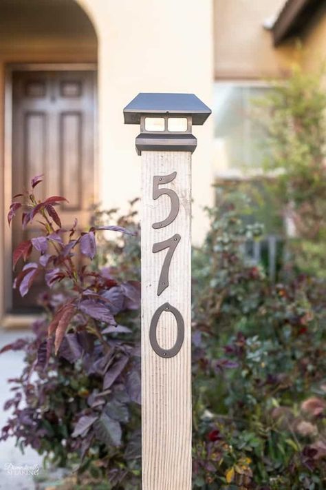 Address Signs For Yard, House Numbers Diy, Address Post, Easy Weekend Projects, Diy Outdoor Decor, House Number Sign, Diy Solar, Weekend Projects, Easy Home Decor