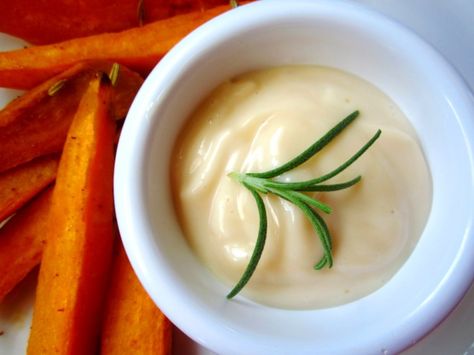 A restaurant near where I work makes the most amazing sweet potato fries with an incredibly delicious maple mayo dipping sauce.  This is my take on the maple mayo dip....A pretty close copy if you ask me. Sweet Potato Dipping Sauce, Maple Mayo, Mayonnaise Salad Dressing, Maple Syrup Salad Dressing, Mayo Dipping Sauce, Mayonnaise Salad, Mayo Dip, Food Sides, Sweet Potato Recipes Fries