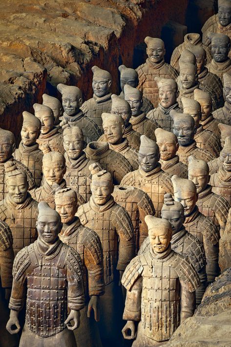 Yellow Mountains, Guilin China, Chinese Background, Warriors Illustration, Huangshan, Chinese Warrior, Terracotta Warriors, Archaeological Discoveries, Chinese Architecture