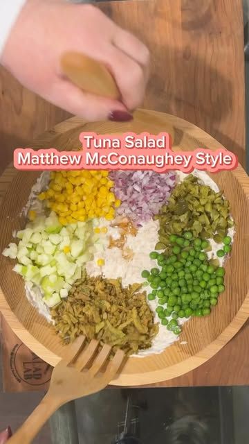 Darlene Schrijver on Instagram: "Matthew McConaughey Style Tuna Salad with mayonnaise lemon juice vinegar, wasabi, red onions, gherkins, corn, peas and a little agave #MatthewMcConaughey #tunasalad #mealprep #yum #thesaladlabofficial #matthewmcconaugheytunasalad" The Salad Lab, Salad Lab, Salad With Mayonnaise, Salad Tiktok, Wraps And Sandwiches, Chicken Of The Sea, Ww Food, Food Bbq, Insta Reels