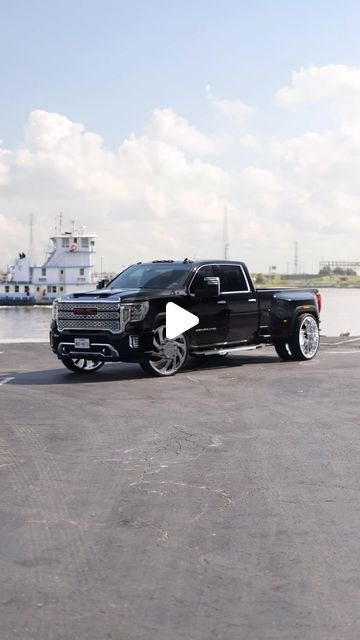 JTX Forged on Instagram: "@craigisrael_official out here making films y’all 🎥😎 Make sure to stick around for all :49 seconds. And @dru_custombuilds’ Denali is definitely photogenic 📸 #JTXForged #LoweredDually #Duramax #30s" Gmc 2500 Denali Lifted Trucks, Gmc Dually Trucks, Gmc 2500 Denali, Gmc Denali Truck, Denali Truck, Chevy Duramax, Gmc 2500, Gmc Denali, Dually Trucks