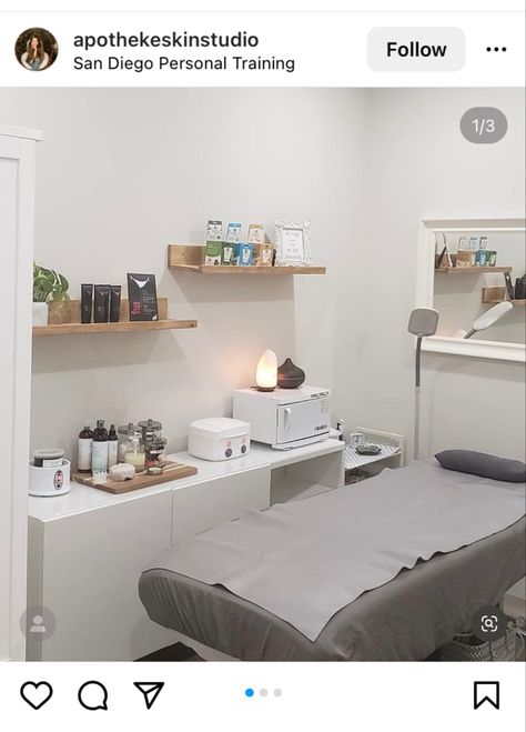 Esthetician Nail Tech Room, Wax Room Ideas Estheticians, Waxing Table, Wax Room, Esthetician Decor, Massage Room Decor, Waxing Room, Wax Studio, Tech Room