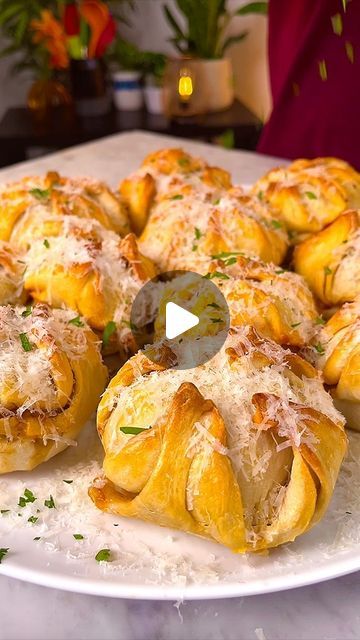 Twisted on Instagram: "These stuffed meatball sandwiches will make you never look the same way at two muffin tins again 👀 The best way to feed a crowd, possibly ever. 

#meatballs #meatballpockets #muffintinhacks" Muffin Tin Meatball Subs, Mini Meatball Sandwiches Muffin Tin, Meatball Muffin Tin Recipe, Meatball Sandwiches, Meatball Sandwich, Meatball Subs, Muffin Tin Recipes, Feed A Crowd, Muffin Tins