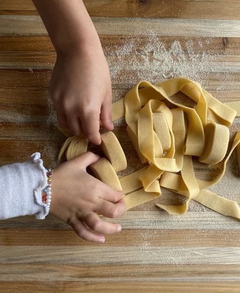 Homemade Pappardelle Pasta - CucinaByElena - CucinaByElena Papperdelle Recipes, Parpadelle Recipes, Pappardelle Pasta Recipe, Homemade Pappardelle, Pappardelle Recipe, Healthy Low Calorie Dinner, Pasta From Scratch, Fresh Pasta Dough, Pasta Dough Recipes