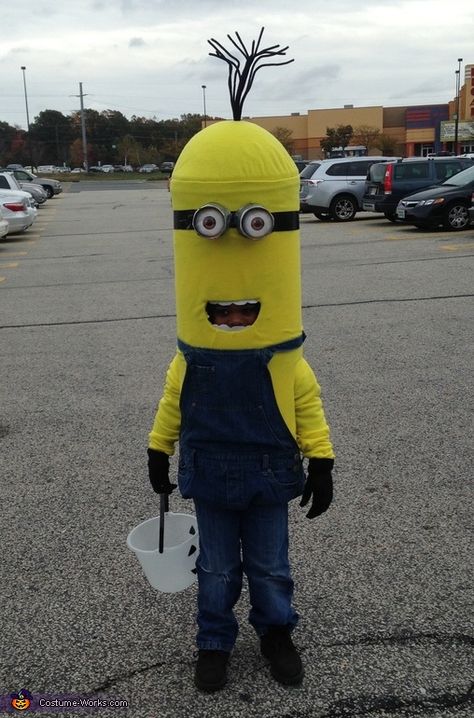 Minion Kevin Homemade Costume - 2015 Halloween Costume Contest Baby Minion Costume, Minion Diy Costume, Toddler Minion Costume, Minion Diy, Diy Minion Costume, Minion Kevin, Homemade Minion Costumes, Minion Costume, Minion Baby