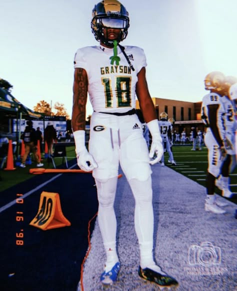 Wr Drip Football, Highschool Football Player, Wr Football Drip, Football Drip Highschool, High School Football Drip, Football Drip Ideas, Highschool Football Game Outfit, Drip Reference, Football High School