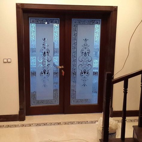 Etched Glass Door, Door Glass Design, Wooden Door Design, Glass Doors Interior, Etched Glass, Glass Etching, Colorful Wallpaper, Wooden Doors, Glass Design