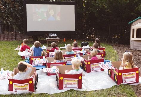 Creative Curious George Inspired “Drive-In Movie” Party Alison Events, Cardboard Kids, George Kids, Outdoor Movie Party, Curious George Party, Curious George Birthday, Movie Birthday Party, Summer Party Themes, Backyard Movie Nights