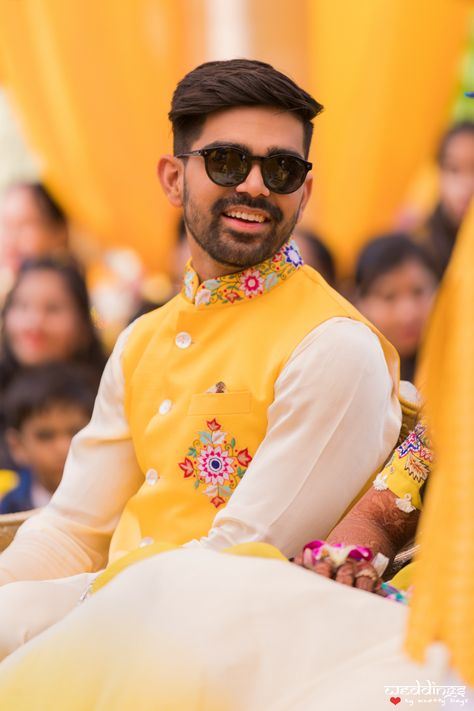 This Jaipur Wedding With The Bride In A White Floral Lehenga Is Every Bit Stunning Haldi Look For Groom, Mangal Snanam, Haldi Ceremony Outfit For Men, Haldi Groom, Groom Haldi, Haldi Shoot, Haldi Photos, Haldi Photoshoot, Indian Wedding Suits Men