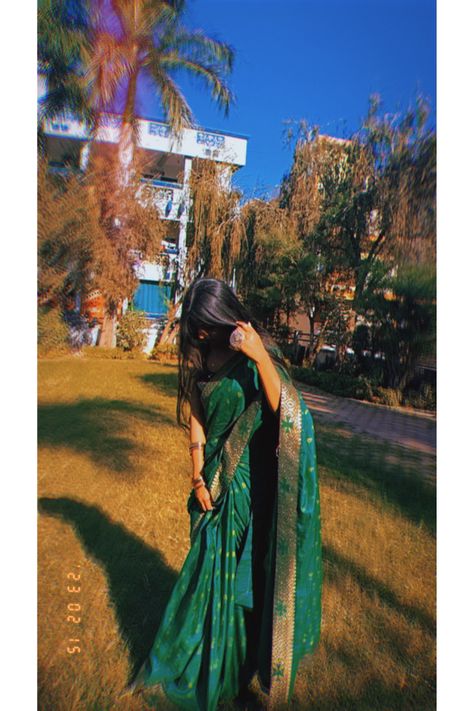 Saree Pics Poses Selfie, Sari Poses, Sisters Photoshoot Poses, Hide Face, Gals Photos, Bff Photoshoot Poses, Self Portrait Poses, Friend Poses Photography, Face Pictures