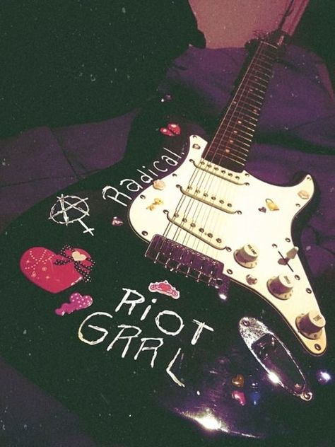 Punk Rock Feminism, Punk Guitar Aesthetic, Riot Girl Aesthetic, Riot Grrl Aesthetic, Riot Grrrl Aesthetic, Punk Guitar, Riot Grrl, Feminist Punk, Rockstar Aesthetic