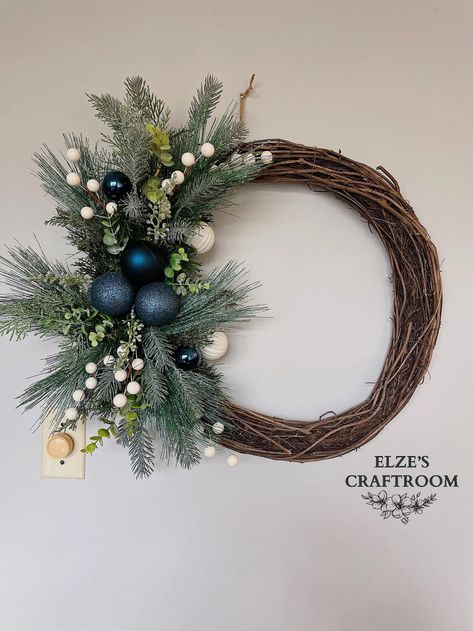 Blue Christmas Wreath, Blue Ornaments, Hanukkah Decor, Wreath For Door, Holiday Wreaths Christmas, White Christmas Wreath, Winter Holiday Decorations, Chanukah Decor, White Berries