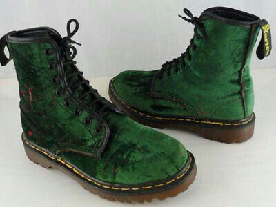 Vintage Doc Martens, Dm Boots, Red Doc Martens, Doc Martens Style, Floral Combat Boots, Doc Martens Boots, Velvet Christmas, Army Boots, Velvet Boots