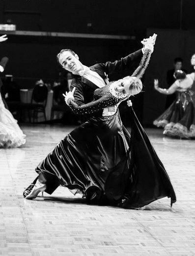 Beautiful topline || such a dramatic picture Waltz Pose, Dancing Pose Reference, Dancing Reference, Robin Isely, Dancing Poses, Dancing Pose, Waltz Dance, Ballroom And Latin, Ballroom Dancer