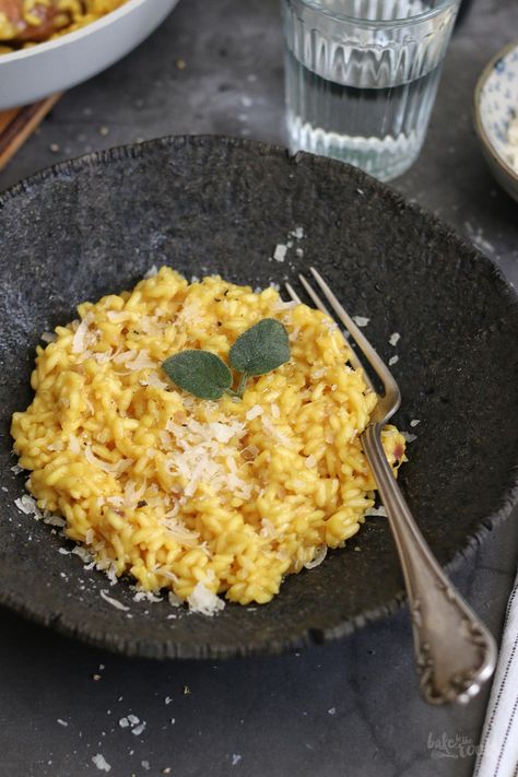 Famous Italian Dishes, Risotto Milanese, Risotto Alla Milanese, Delicious Rice, Risotto Rice, Creamy Rice, Rice Dish, Rice Pasta, Dry White Wine