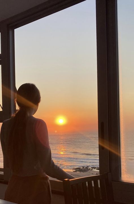 sunrise watching Sunrise Yoga Aesthetic, Sunrise Meditation Aesthetic, Watching Sunrise Aesthetic, Sunrise Watching, Watching Sunrise, Watch Sunrise, Sunrise View From Window, Gabriella Montez, Morning Sunrise Aesthetic Window