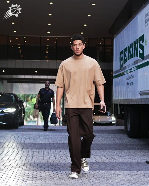 Devin Booker Converse, Devin Booker Fits, Devin Booker Style, Nba Outfits Men, Dbook Fits, Booker Outfits, Devin Booker Outfits, Nba Fits, Basketball Outfit