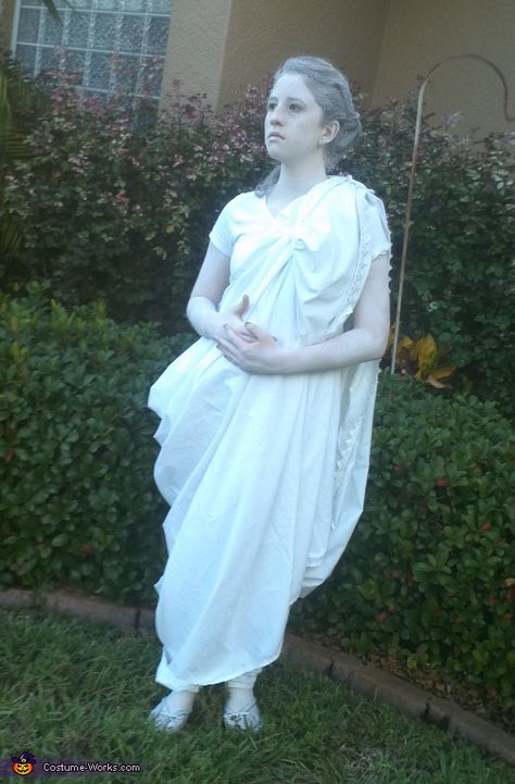 Greek Goddess Statue Costume - Halloween Costume Contest Statue Costume Diy, 80s Couples, Statue Costume, Hallo Costumes, Greek Goddess Statue, Costumes Unique, Costumes Scary, 80s Halloween, Couples Costumes Creative