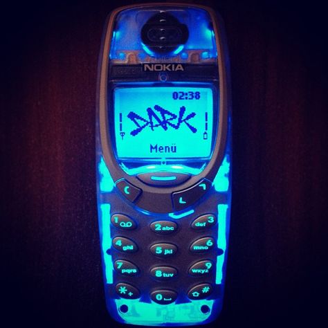 Y2k Tech, Nokia 3310, Y2k Stuff, Object Head, Portable Console, Nostalgia 2000s, Graffiti Text, Old Tech, 90s Design